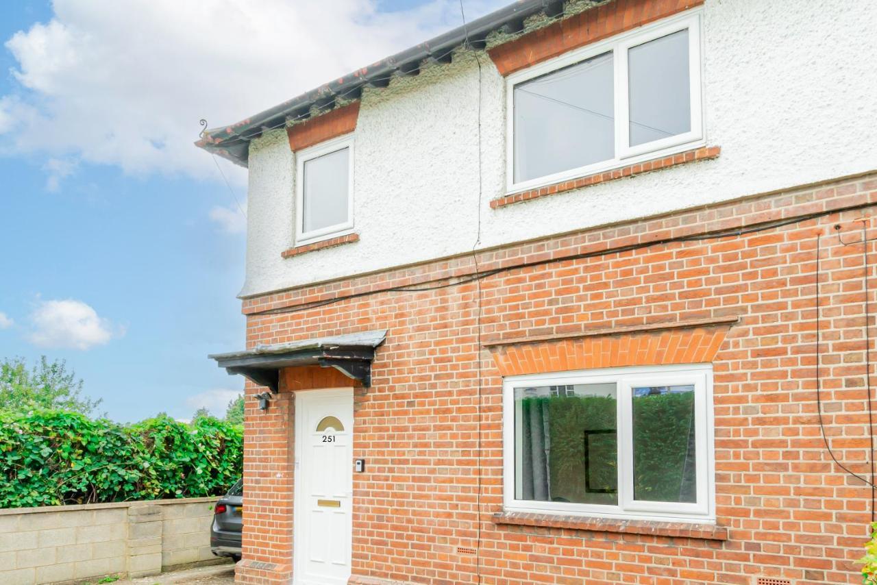 Charming 2-Bedroom Flat With A Garden And Free Parking At Abingdon Oksford Zewnętrze zdjęcie